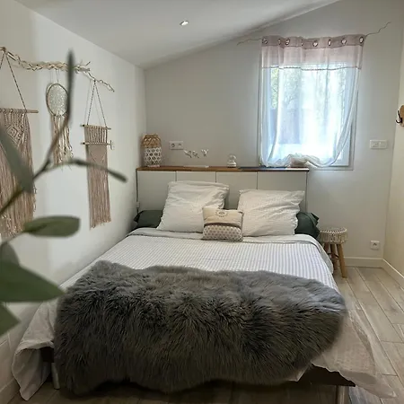 Holiday home Maison Spacieuse Proche Du Canal De Nantes A Brest