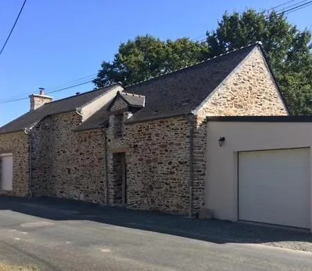 Holiday home Maison Spacieuse Proche Du Canal De Nantes A Brest
